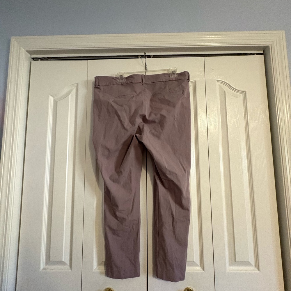 Old Navy Women’s Dusty Pink Pixie Pant